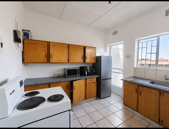 2 BEDROOM FLAT FOR SALE IN THREE RIVERS